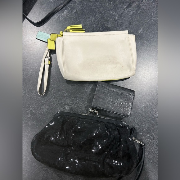 Coach Lot - Picture 5 of 7